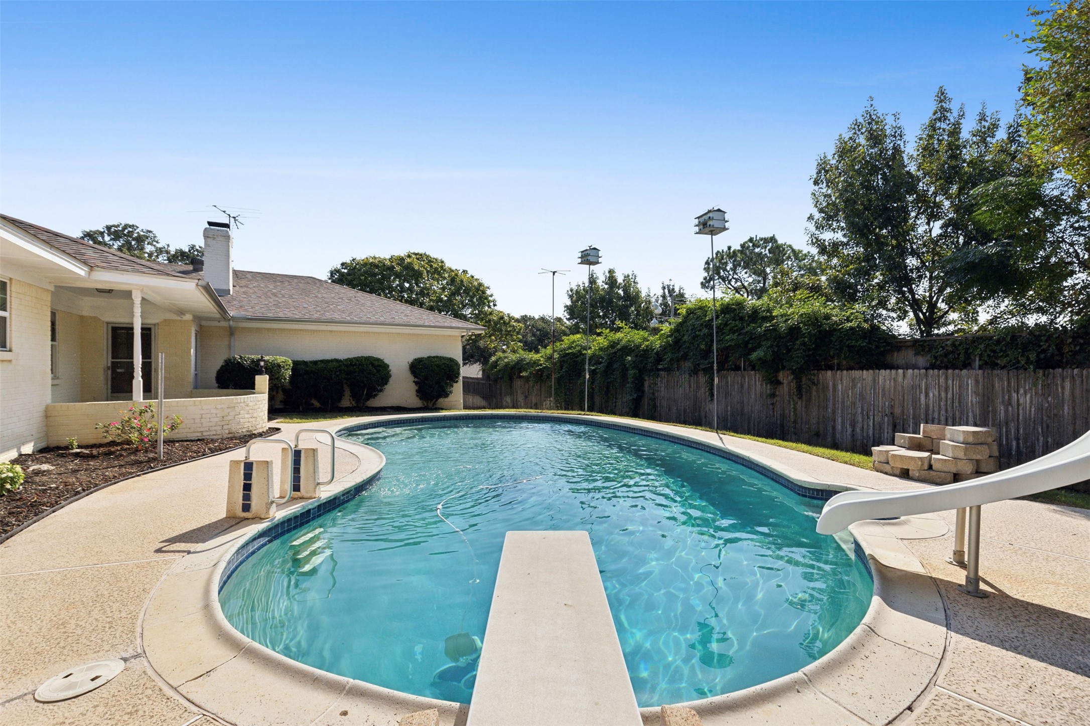 1610 Newsom Court Pantego TX 76013