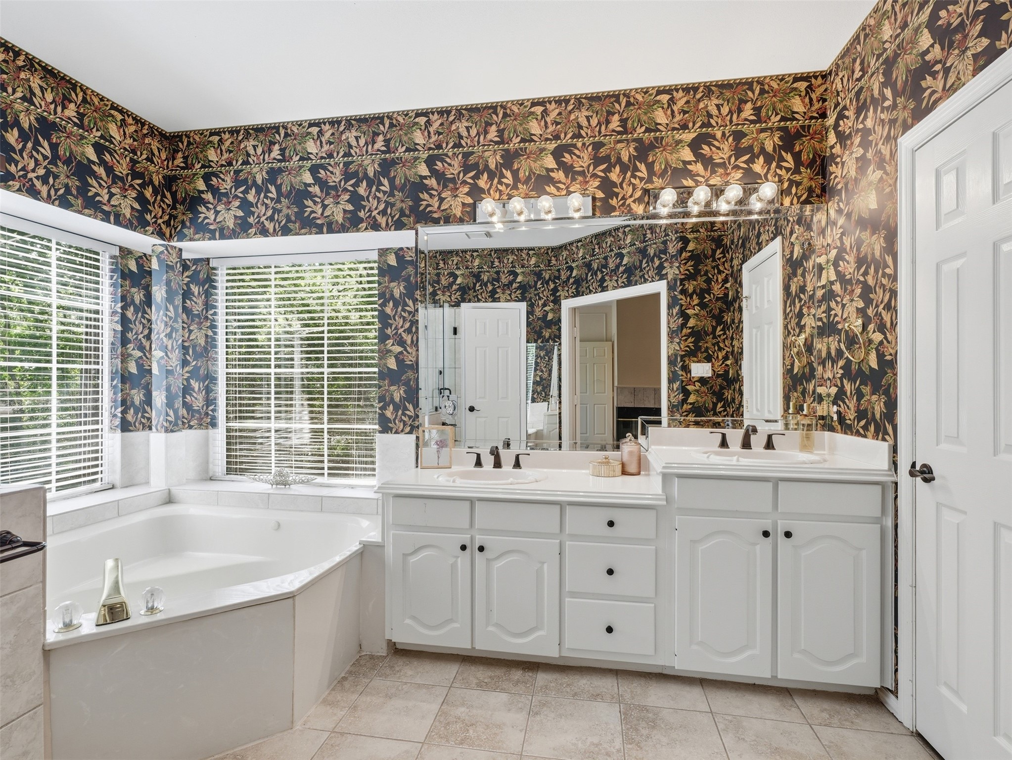 2605 Hidden Ridge Drive Arlington TX 76006