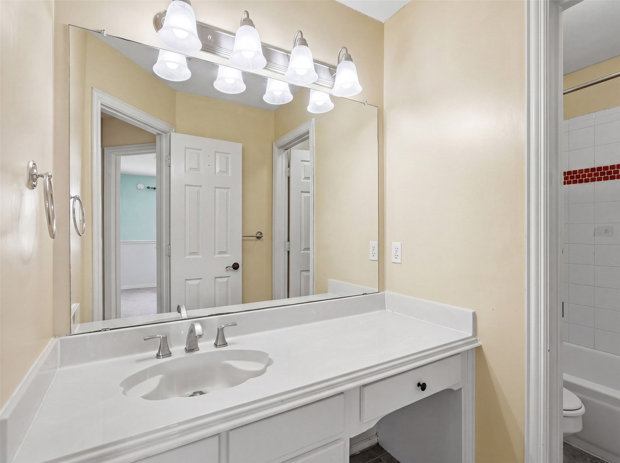 2605 Hidden Ridge Drive Arlington TX 76006