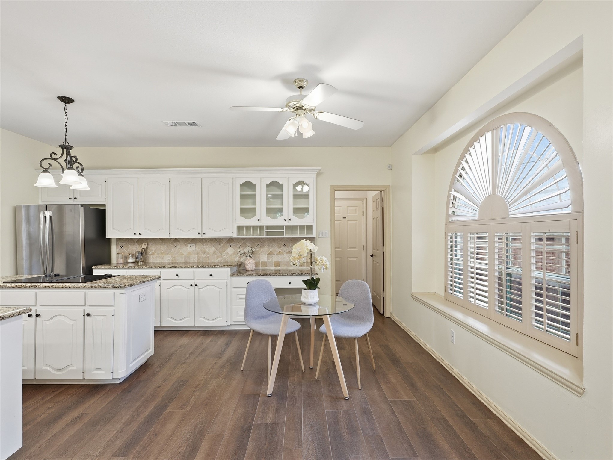 2605 Hidden Ridge Drive Arlington TX 76006