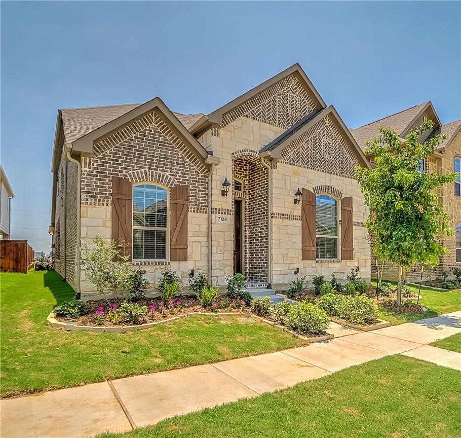 7124 Isle Royal Lane Irving TX 75063