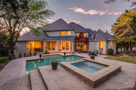1256 Regents Park Court Desoto TX 75115