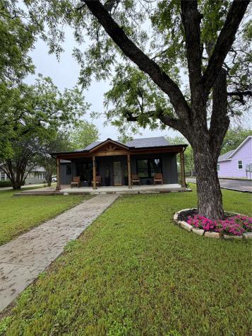 1605 S Houston Street Kaufman TX 75142