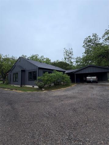 1605 S Houston Street Kaufman TX 75142