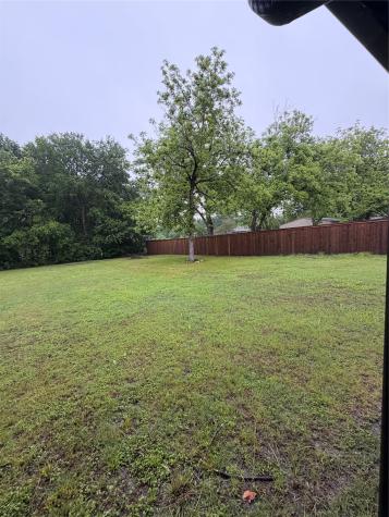 1605 S Houston Street Kaufman TX 75142