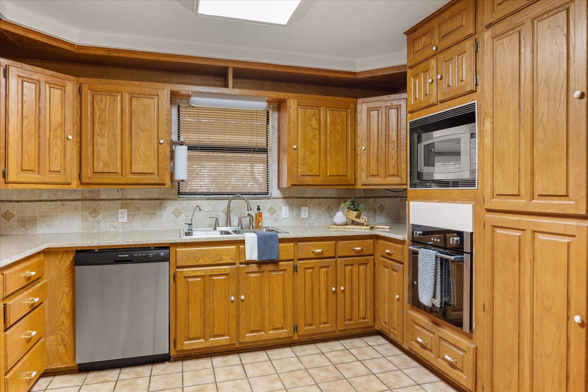 417 Sky Harbour Court Granbury TX 76049