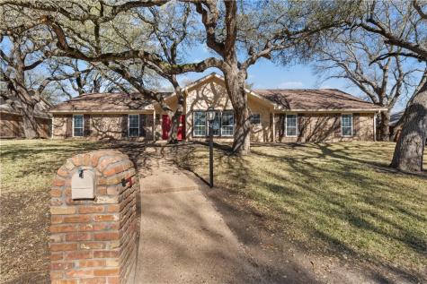 8401 Woodcreek Drive Woodway TX 76712