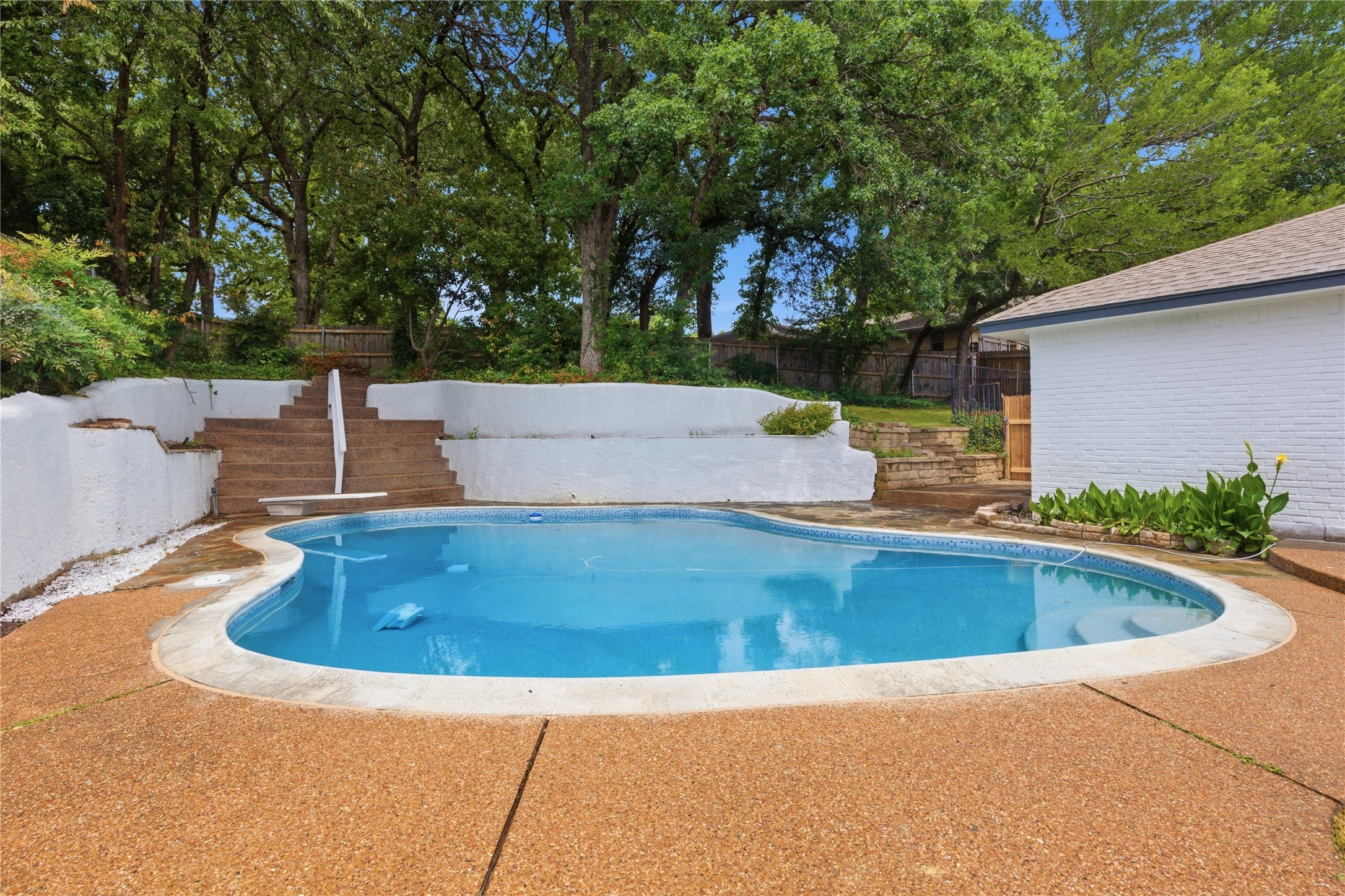 237 Bradford Drive Hurst TX 76053