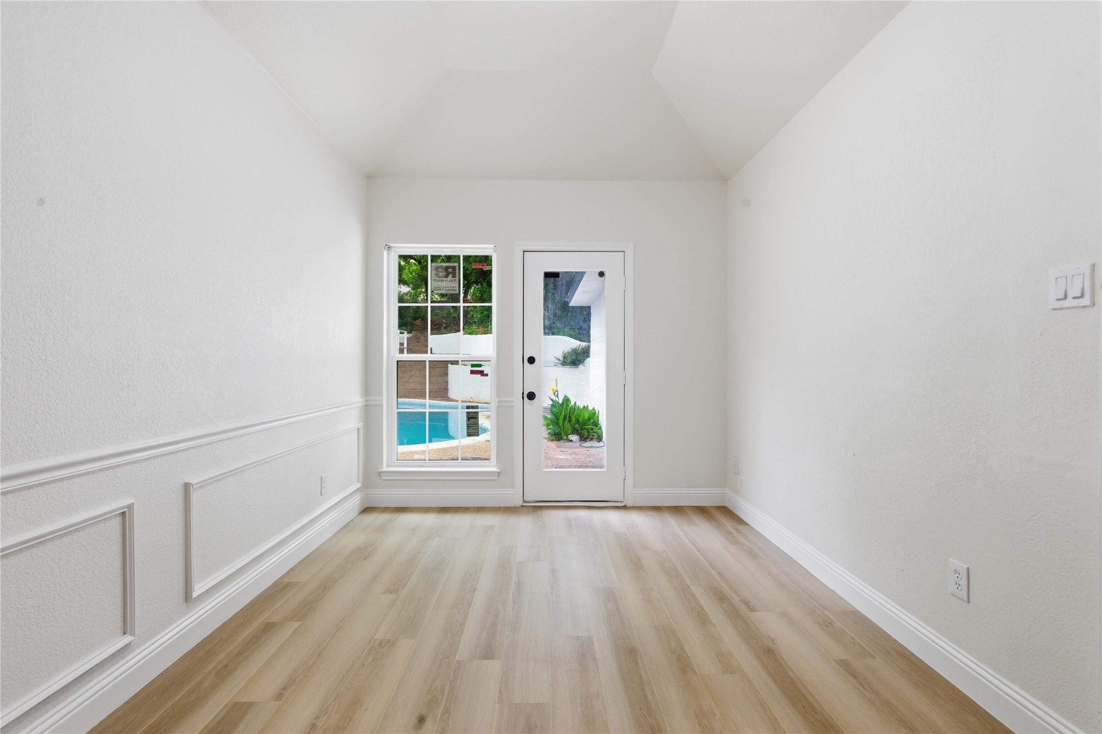 237 Bradford Drive Hurst TX 76053