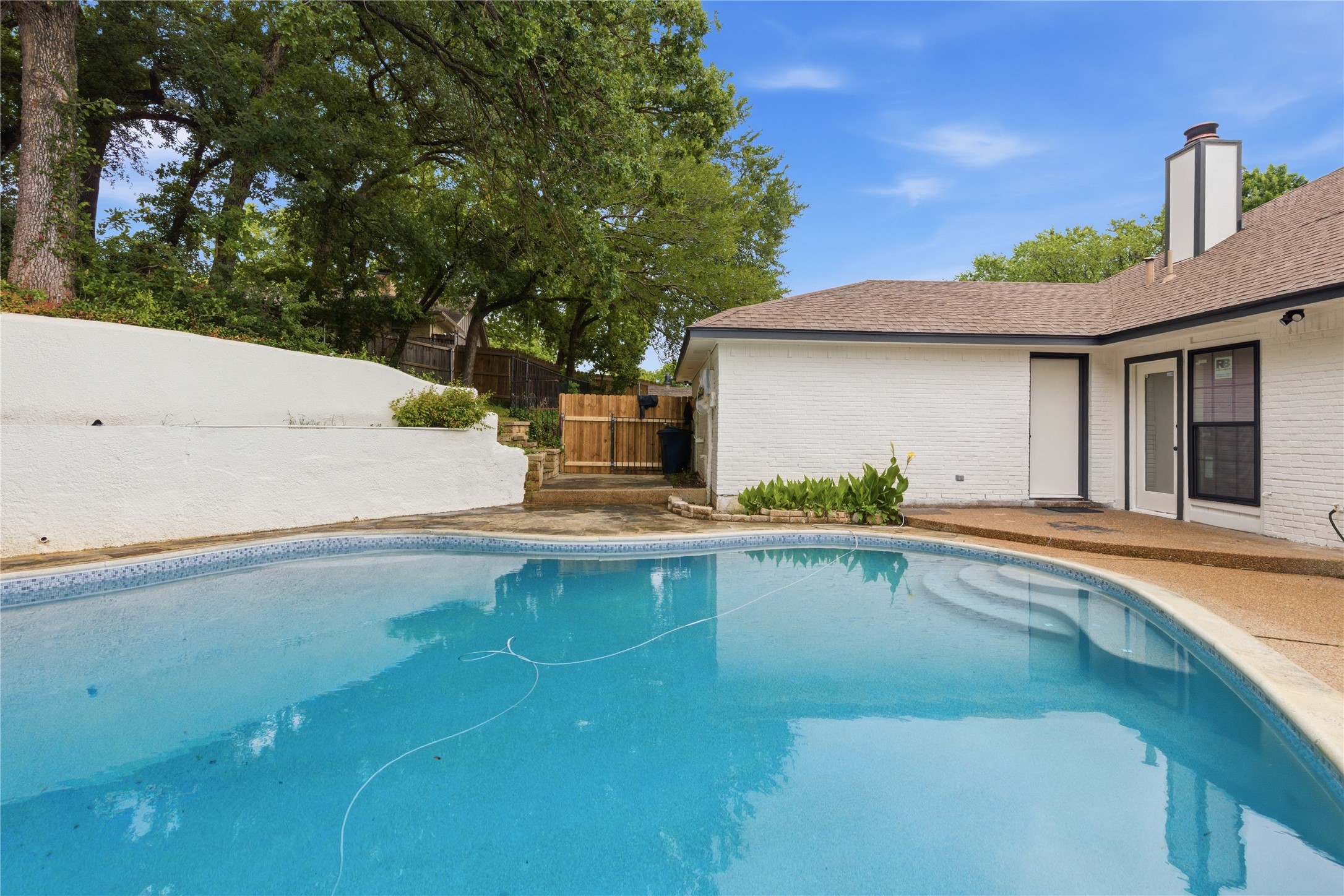 237 Bradford Drive Hurst TX 76053
