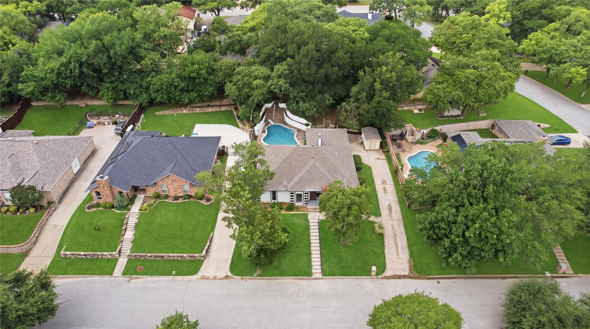 237 Bradford Drive Hurst TX 76053