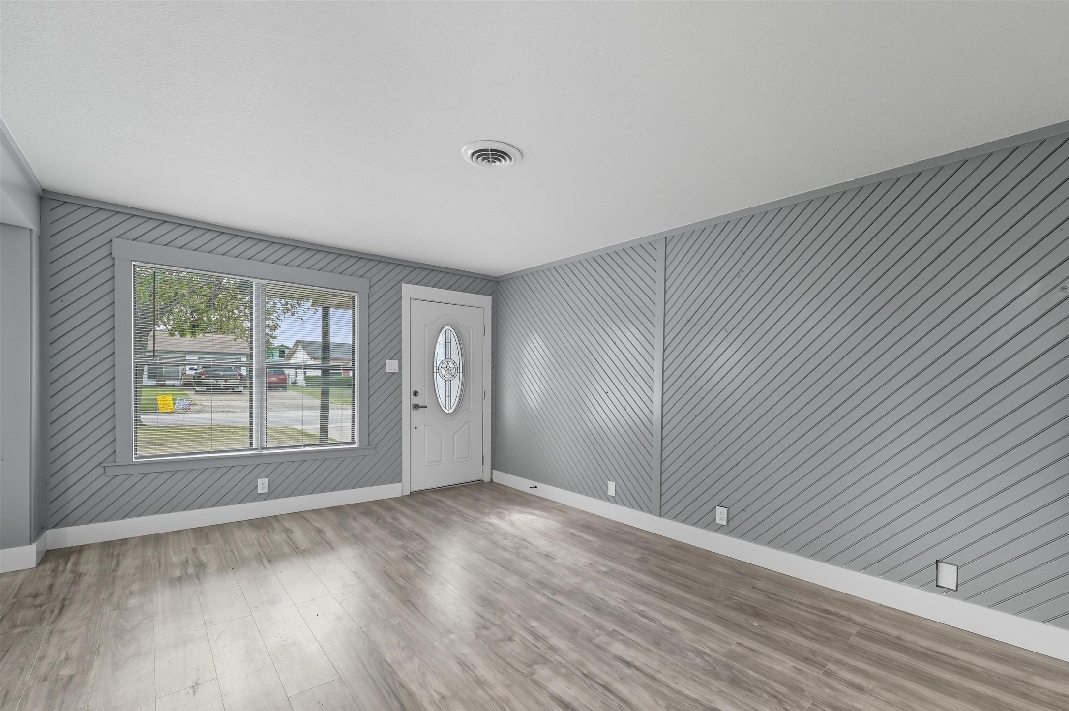 1106 Edgewood Street Ennis TX 75119