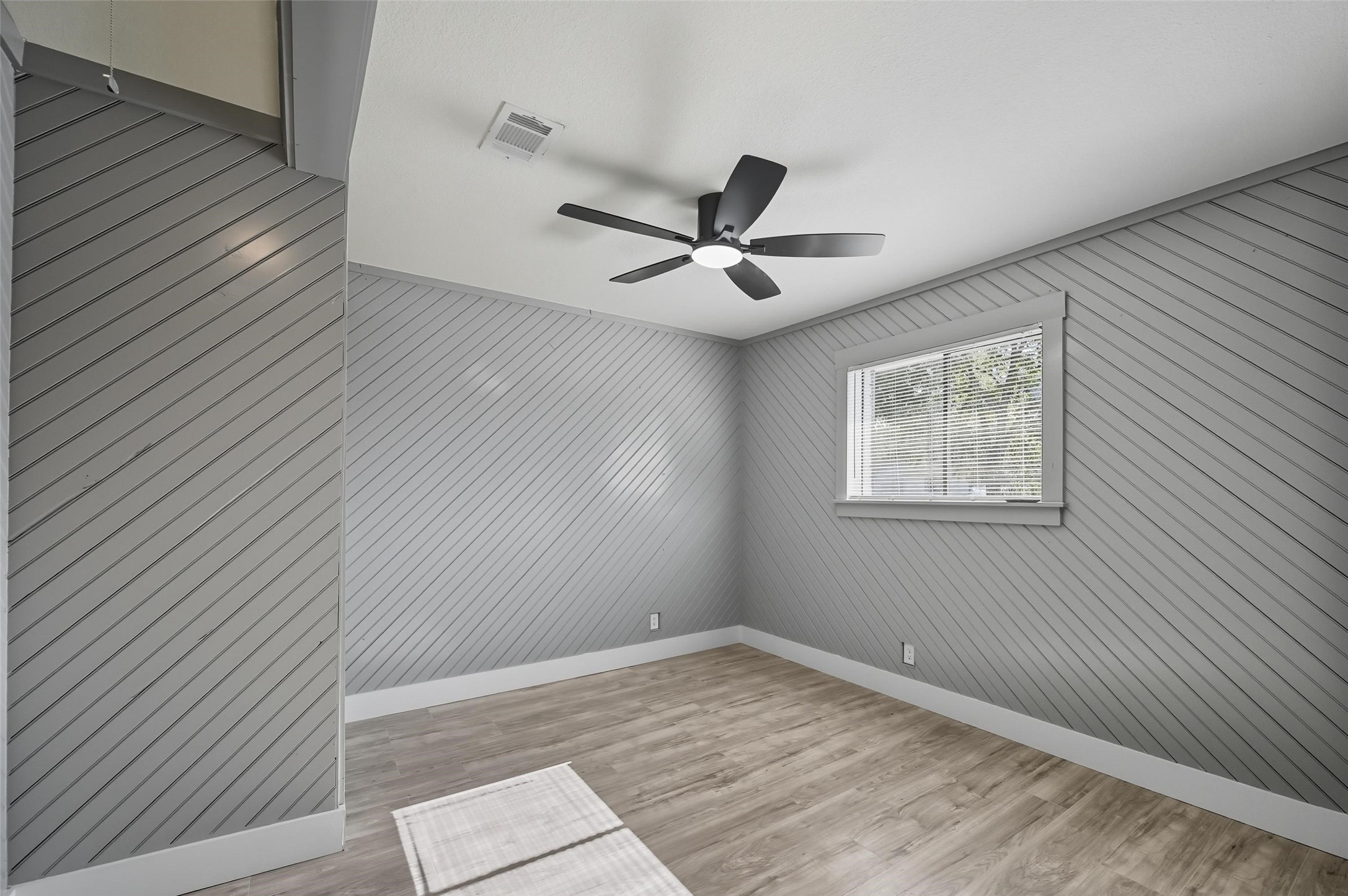 1106 Edgewood Street Ennis TX 75119