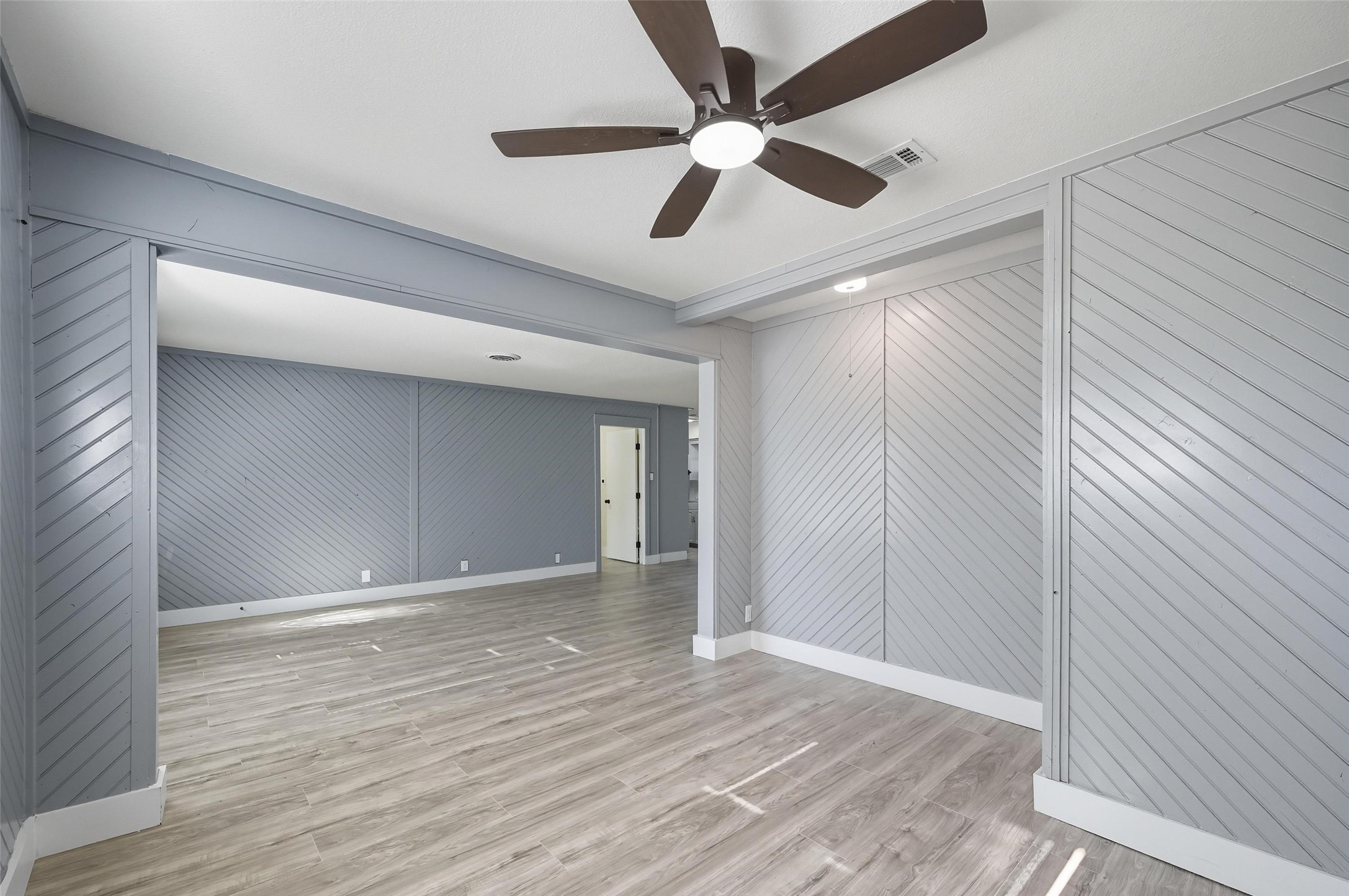 1106 Edgewood Street Ennis TX 75119