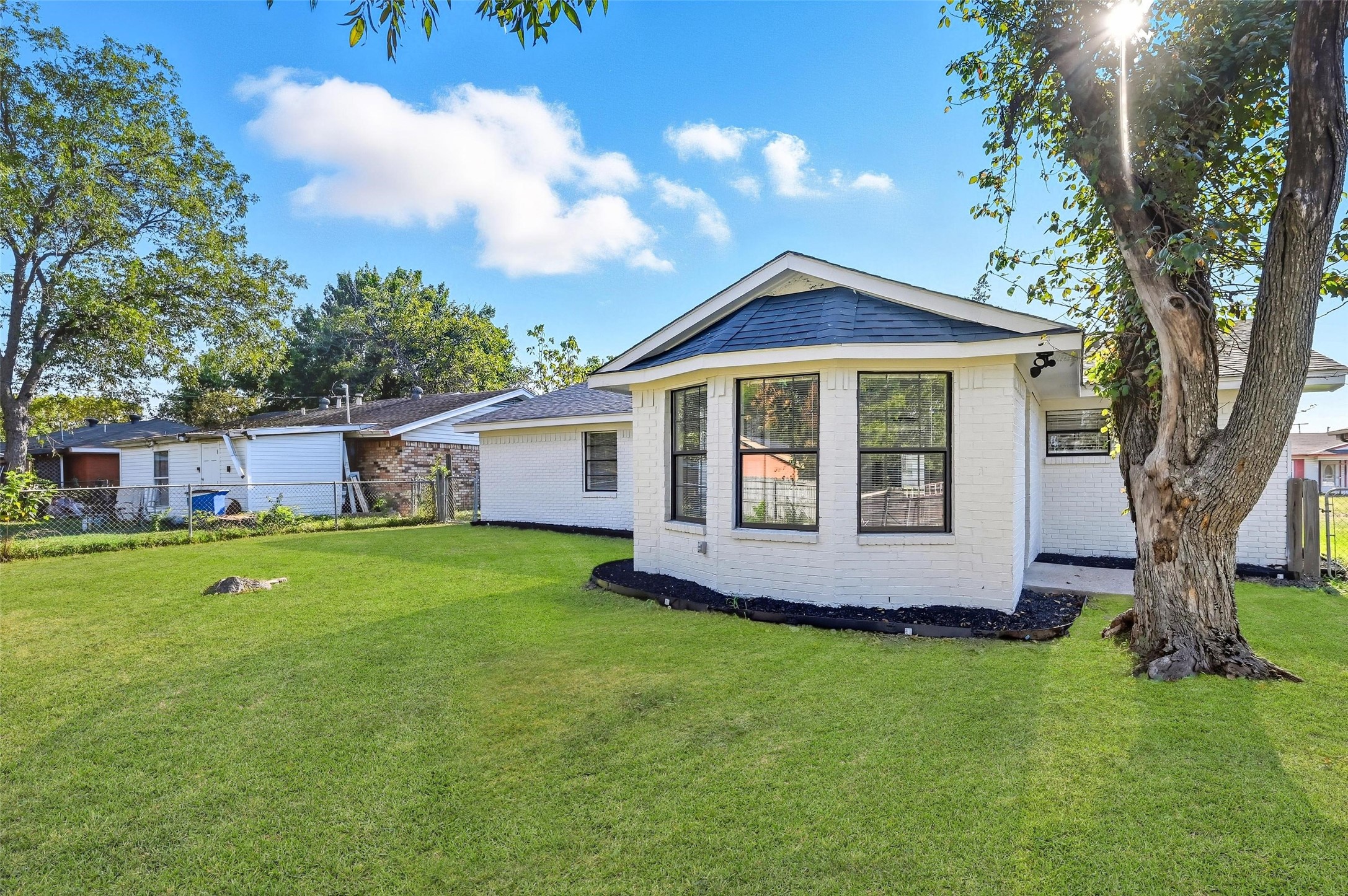 1106 Edgewood Street Ennis TX 75119