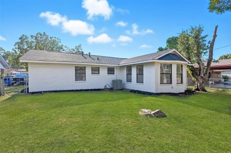 1106 Edgewood Street Ennis TX 75119