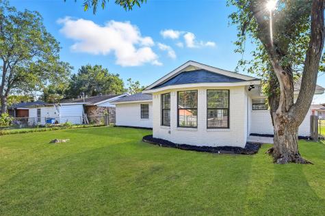 1106 Edgewood Street Ennis TX 75119