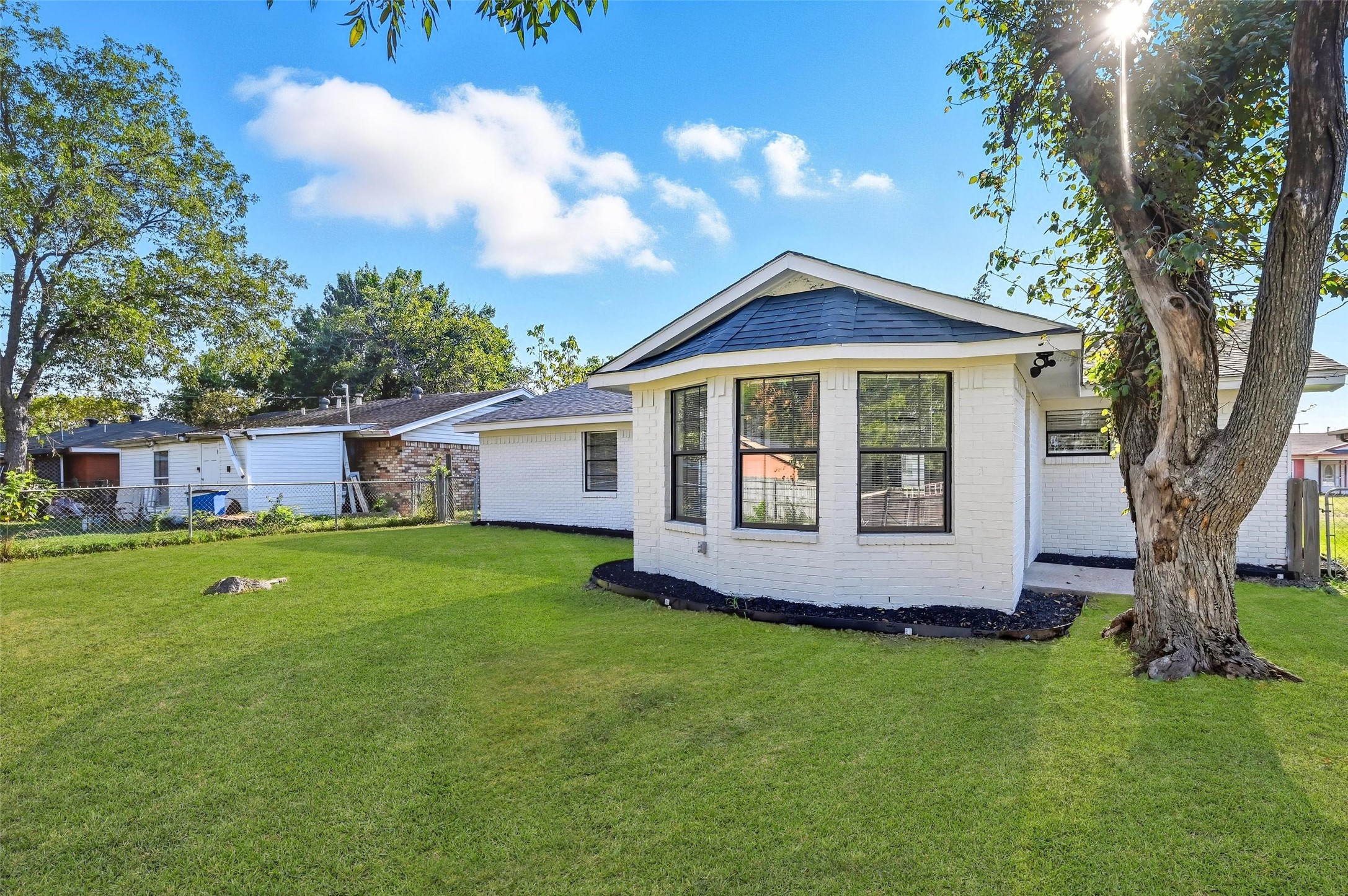 1106 Edgewood Street Ennis TX 75119