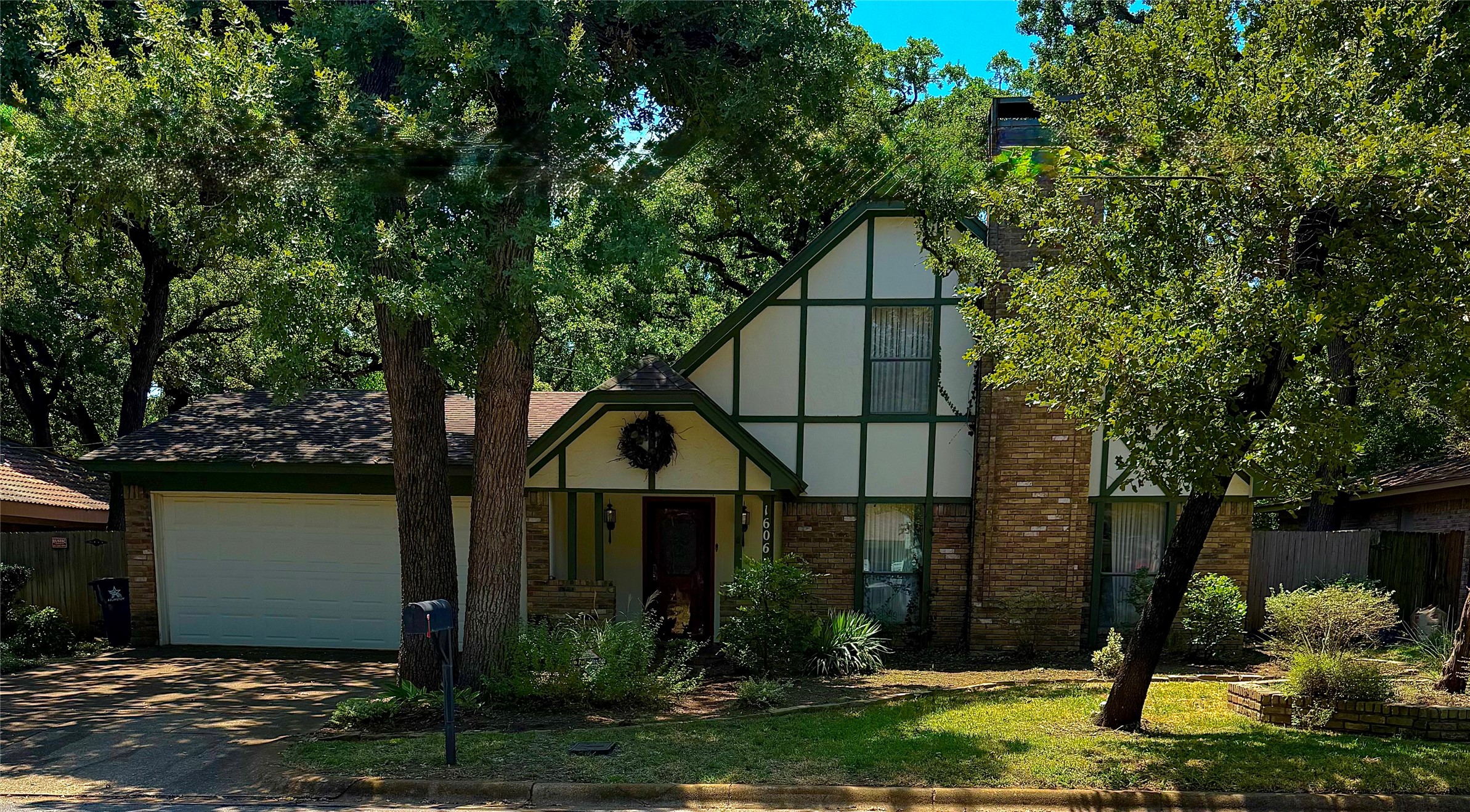 1606 W 2nd Street Arlington TX 76013