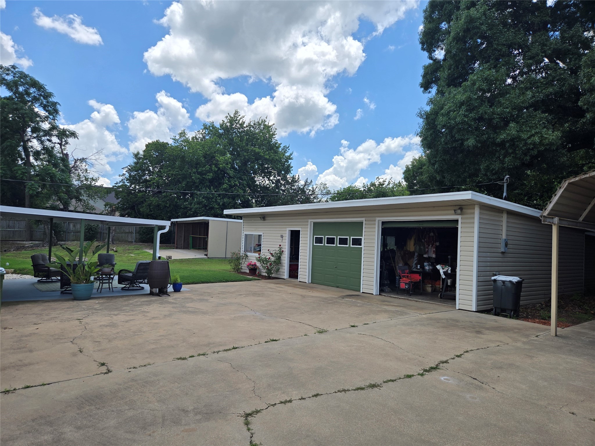 1316 E Apache Trail Granbury TX 76048
