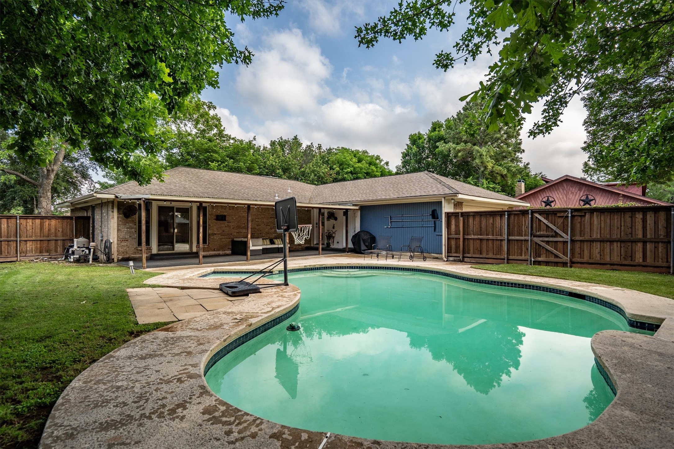 2 Whispering Circle Hickory Creek TX 75065
