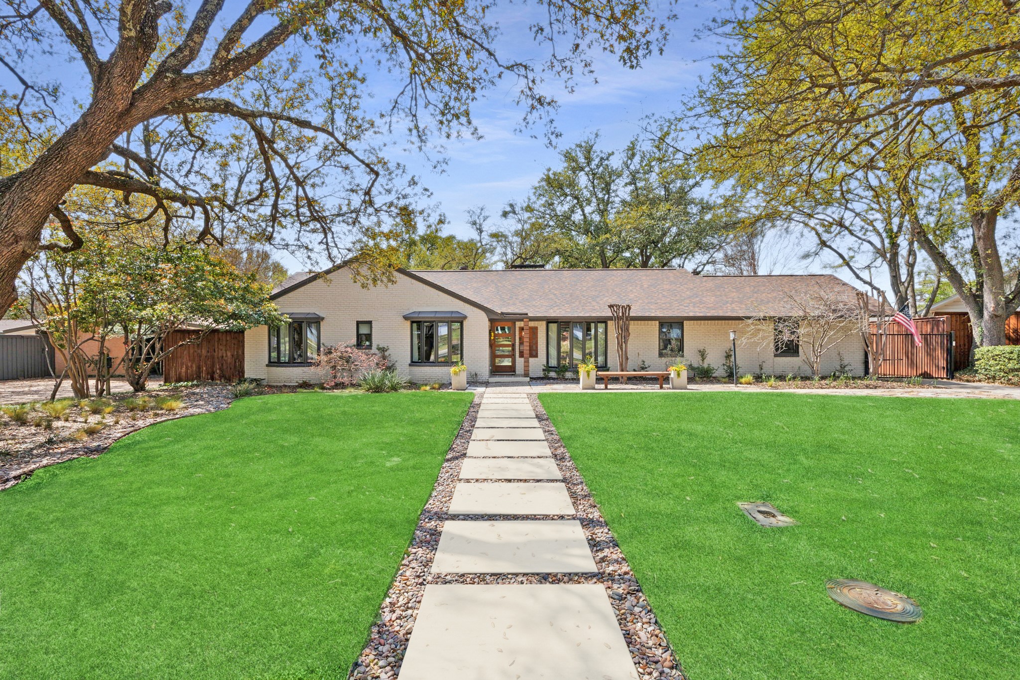 11223 Dwarfs Circle Dallas TX 75229