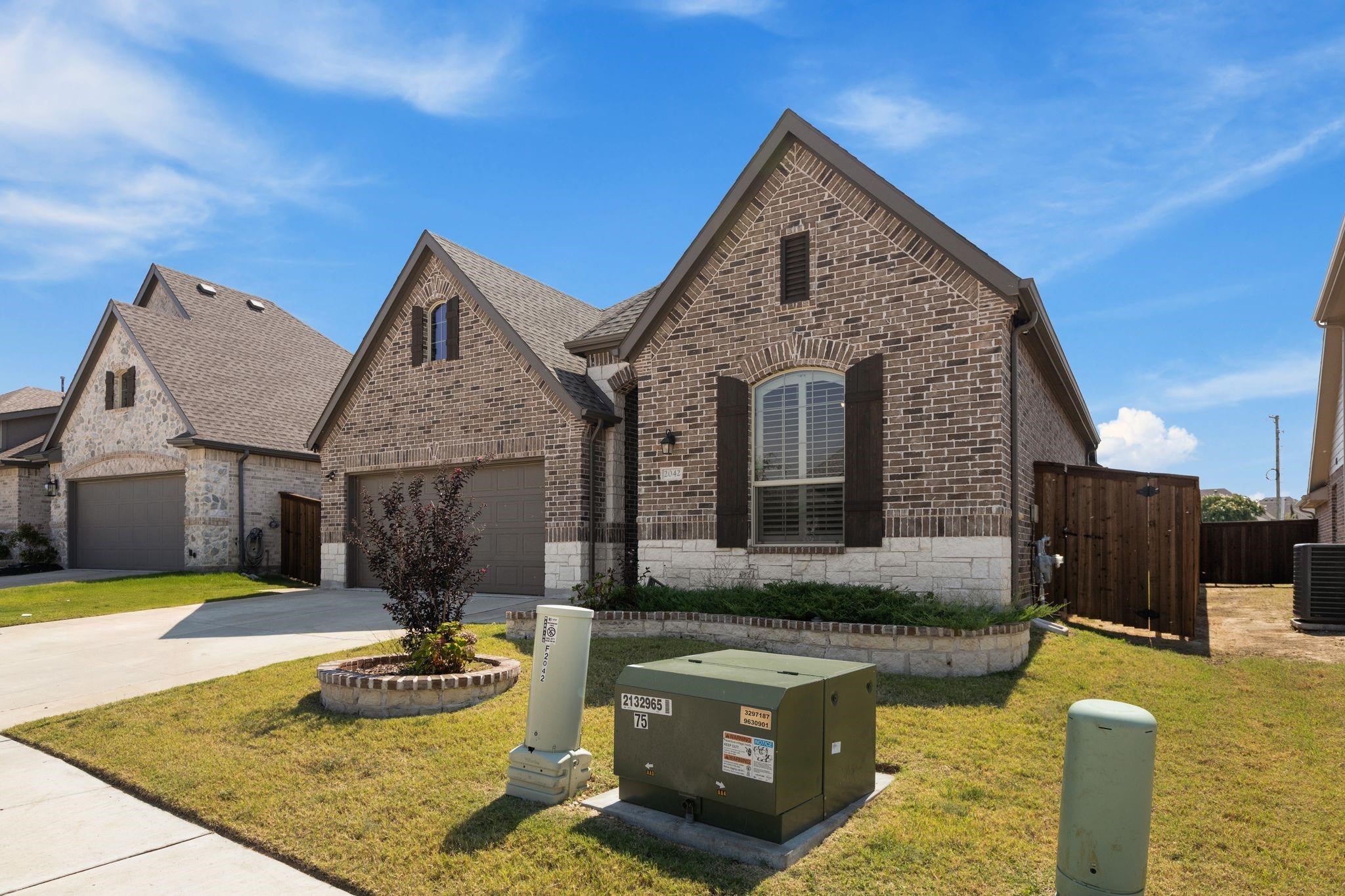2042 Clear Water Way Royse City TX 75189