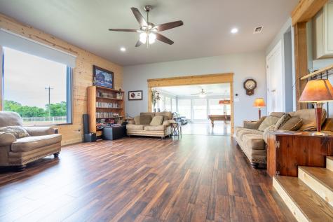 1766 Cr 424 Stephenville TX 76401