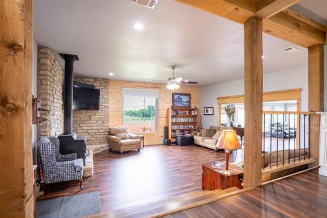 1766 Cr 424 Stephenville TX 76401