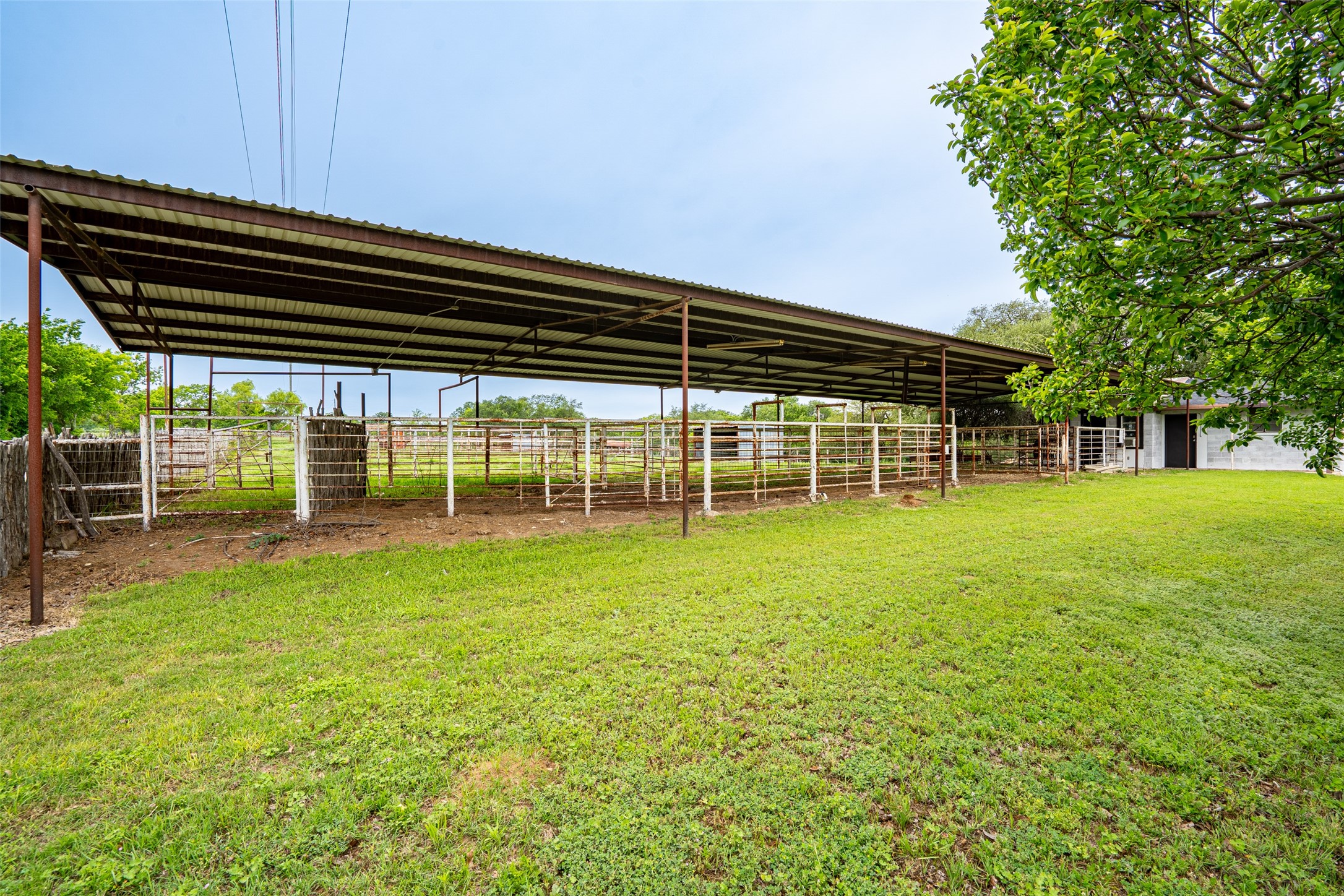 1766 Cr 424 Stephenville TX 76401