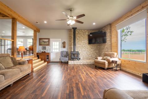 1766 Cr 424 Stephenville TX 76401
