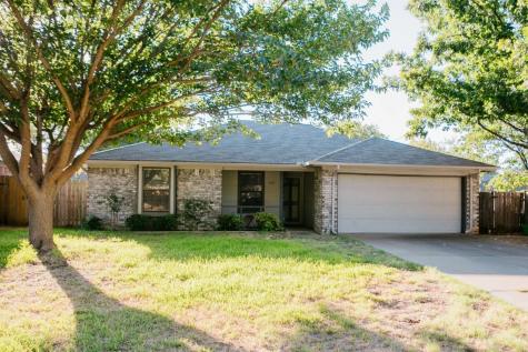 720 Hampshire Drive Burleson TX 76028