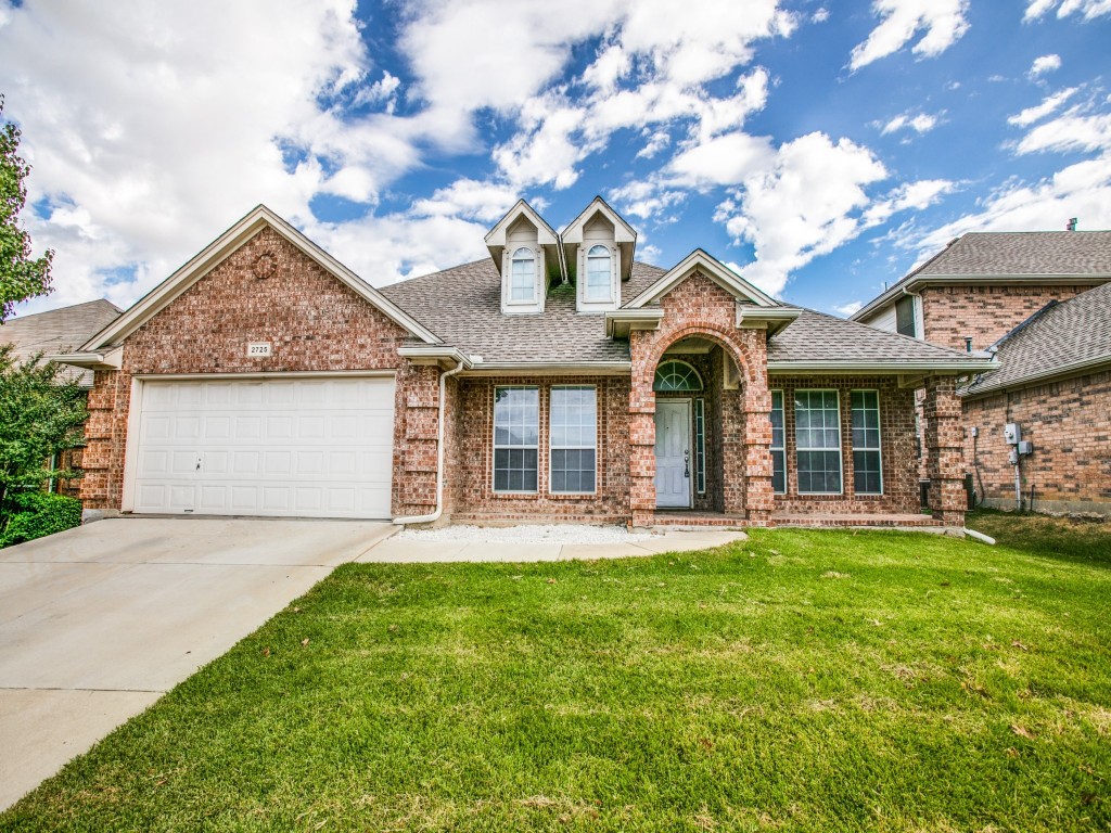 2725 Gray Rock Drive Fort Worth TX 76131