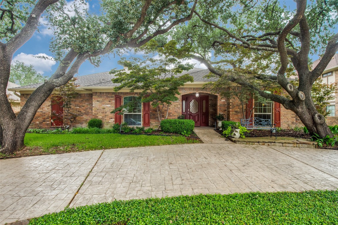 4919 Meadowcreek Drive Dallas TX 75248