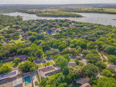 14007 Harbor Drive Woodway TX 76712
