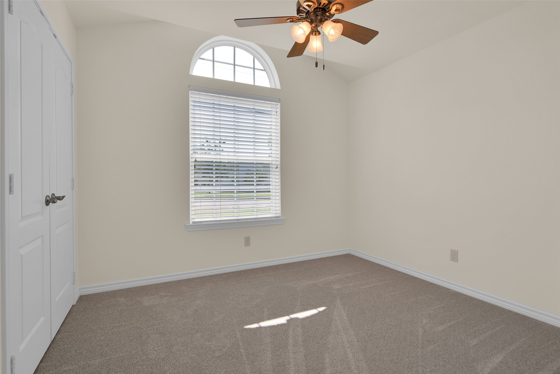 413 North Avenue Whitesboro TX 76273