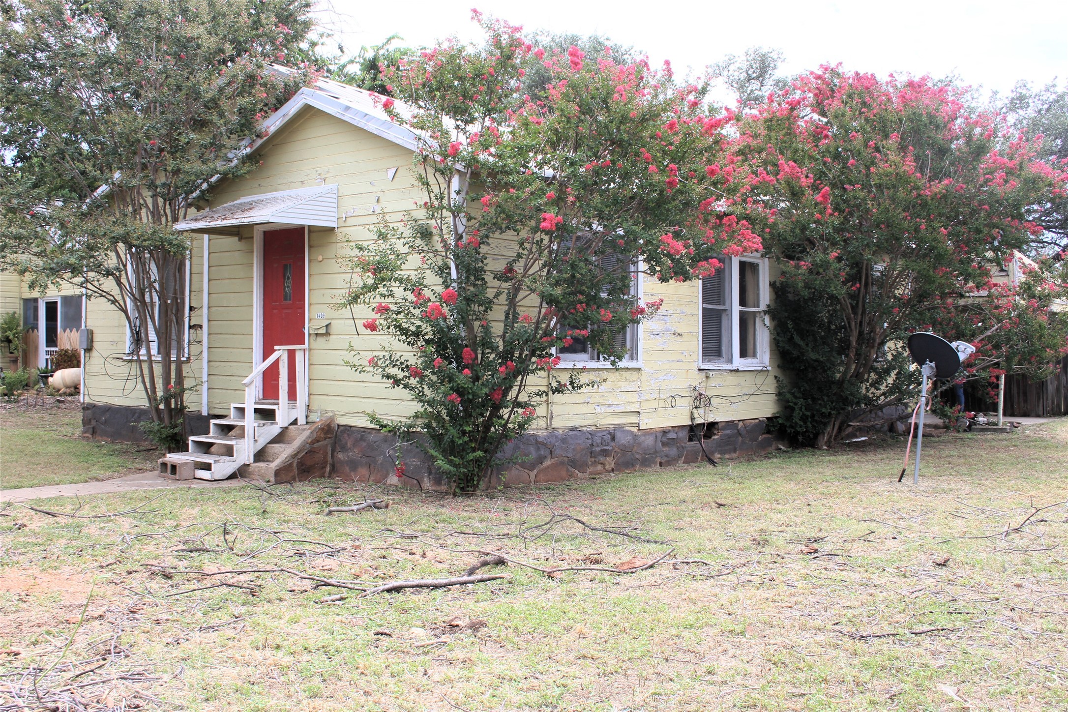 1409 W Dry Street San Saba TX 76877
