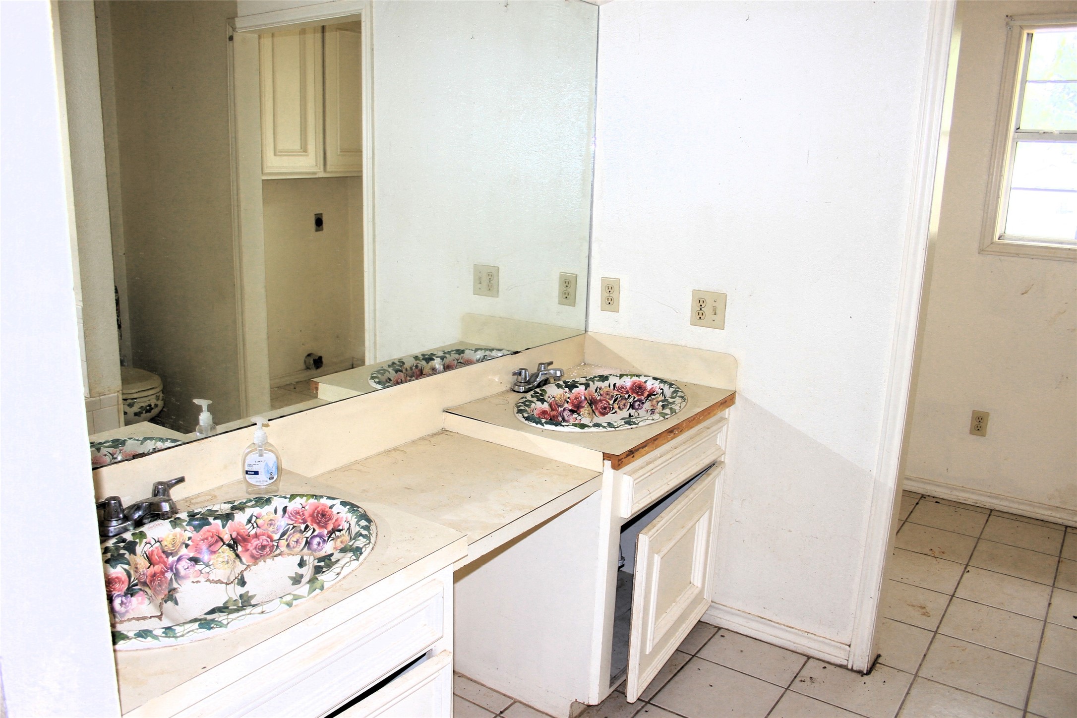1409 W Dry Street San Saba TX 76877