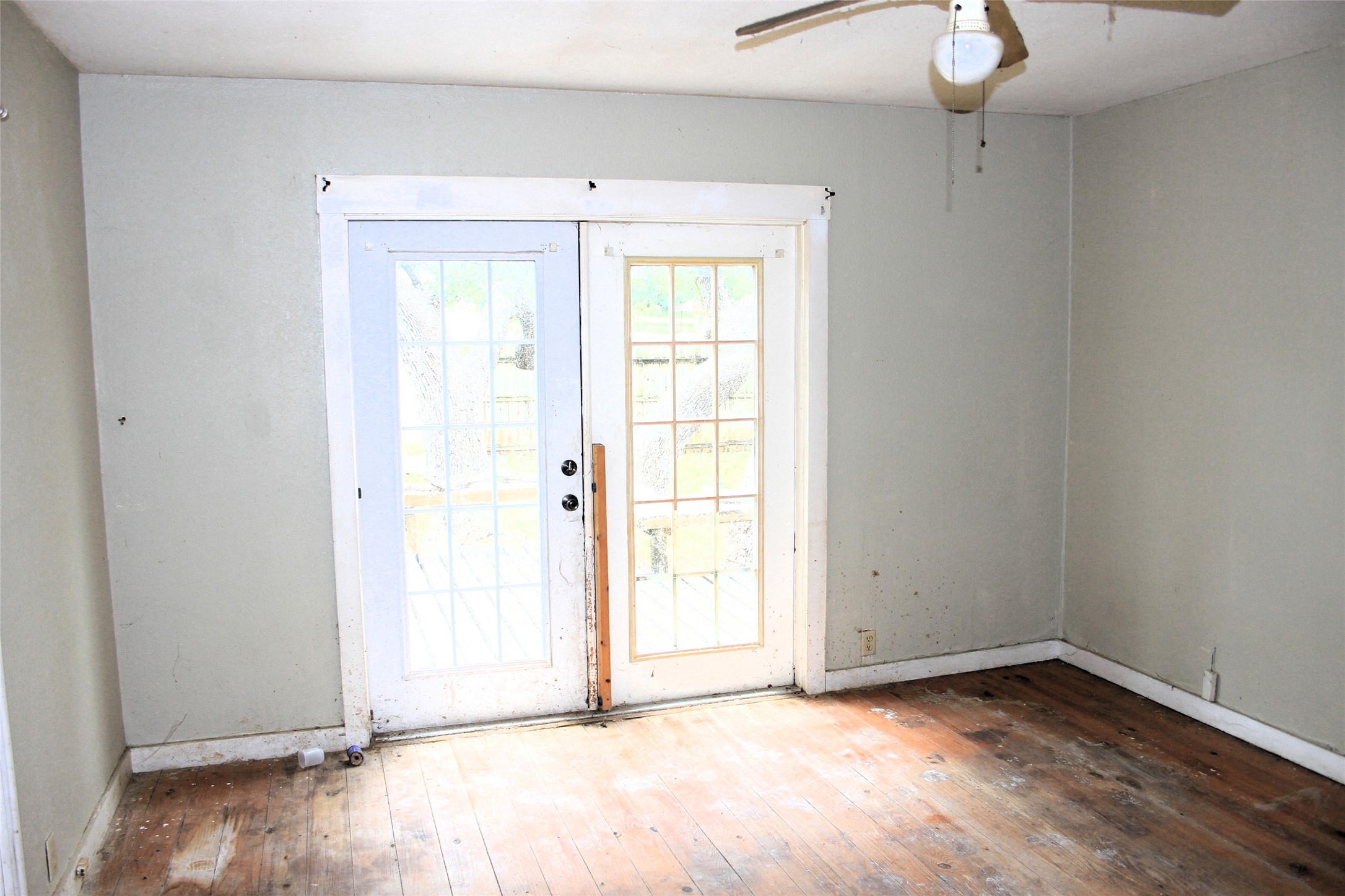 1409 W Dry Street San Saba TX 76877