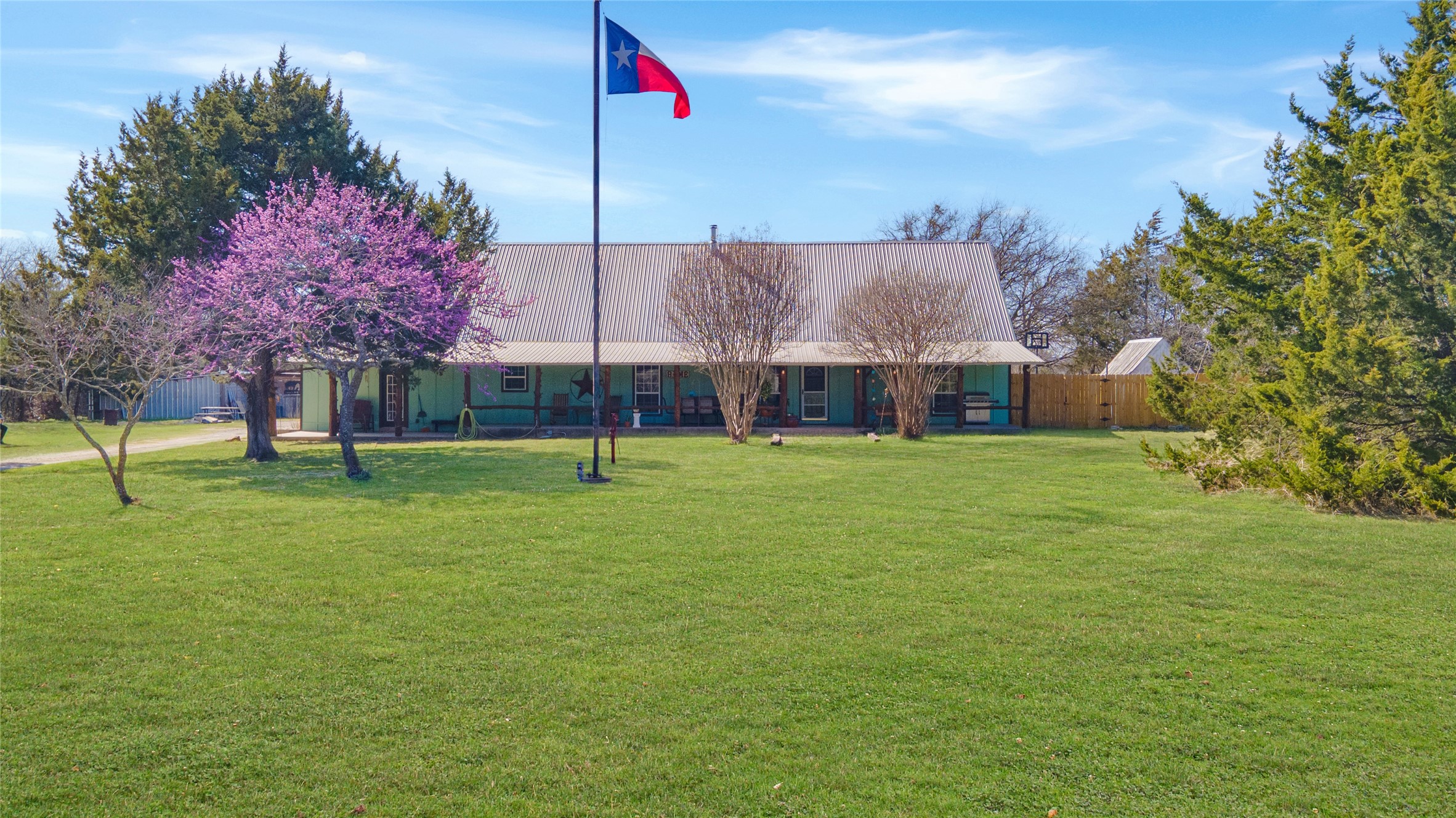 1511 N Walnut Grove Road Midlothian TX 76065