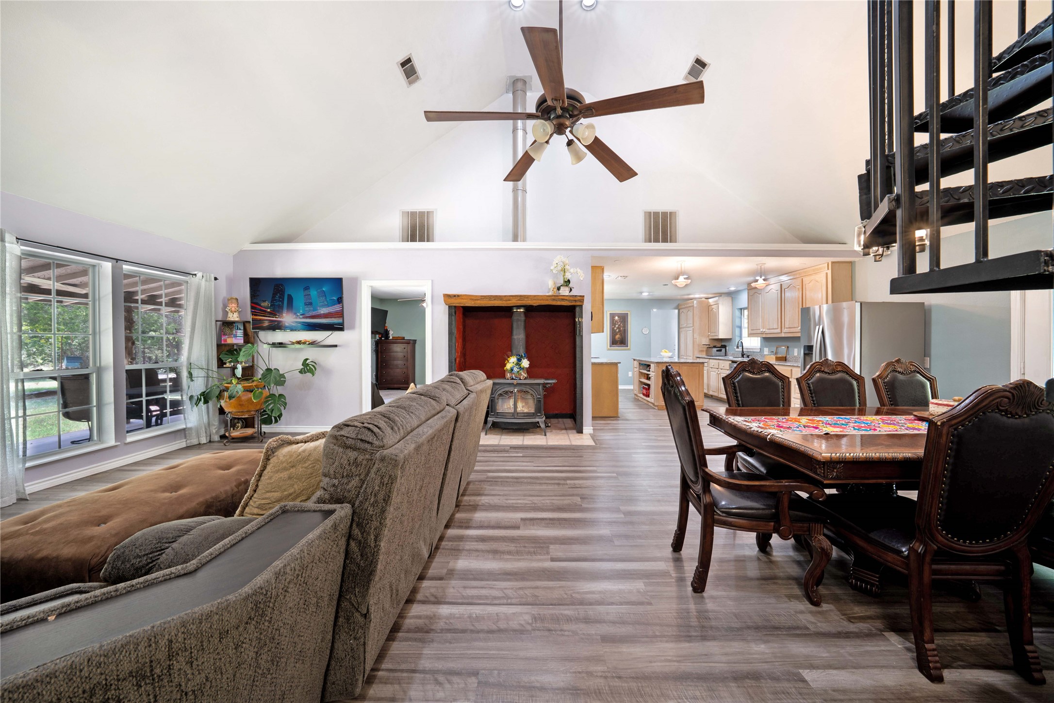 1511 N Walnut Grove Road Midlothian TX 76065