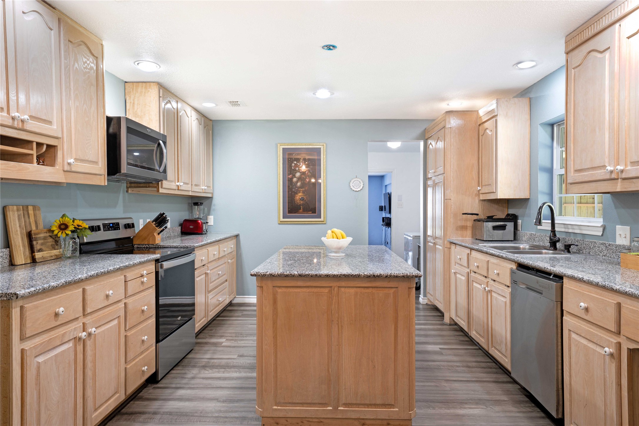 1511 N Walnut Grove Road Midlothian TX 76065