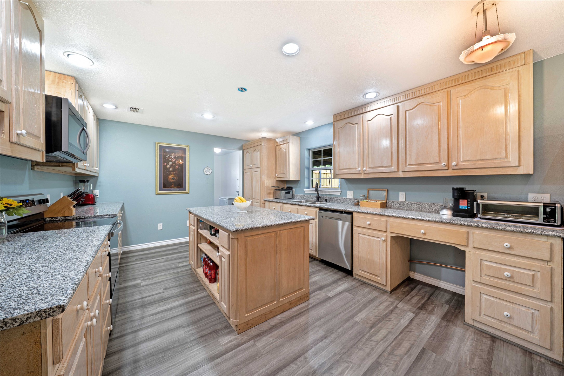1511 N Walnut Grove Road Midlothian TX 76065