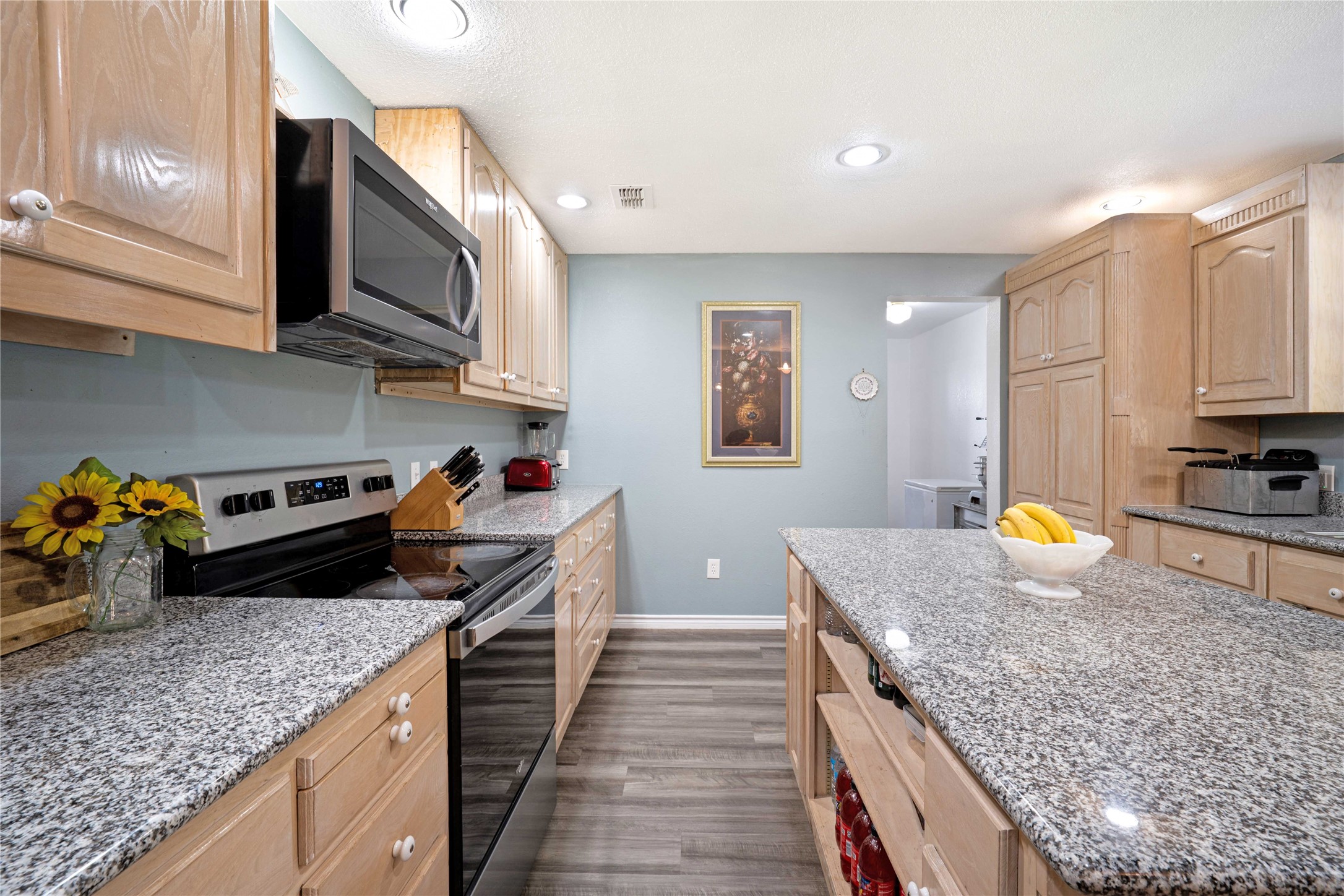1511 N Walnut Grove Road Midlothian TX 76065