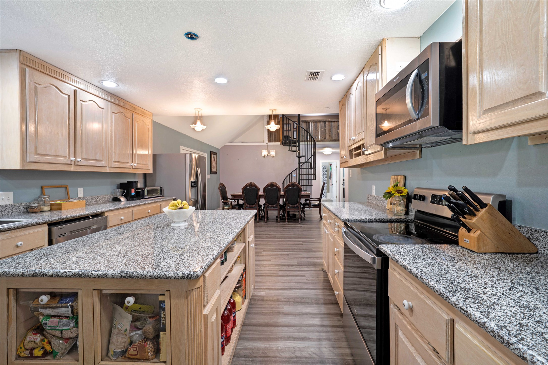1511 N Walnut Grove Road Midlothian TX 76065