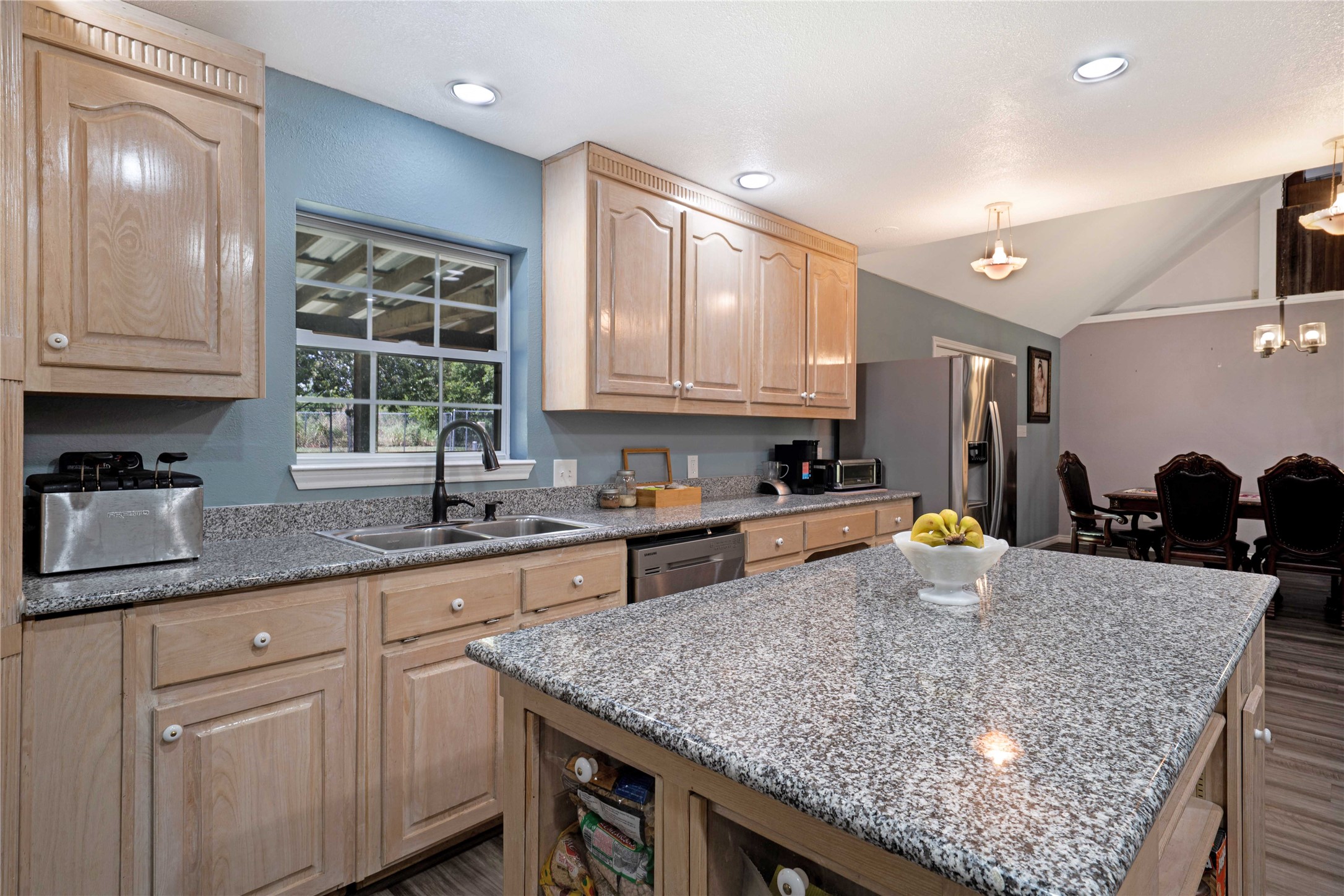 1511 N Walnut Grove Road Midlothian TX 76065