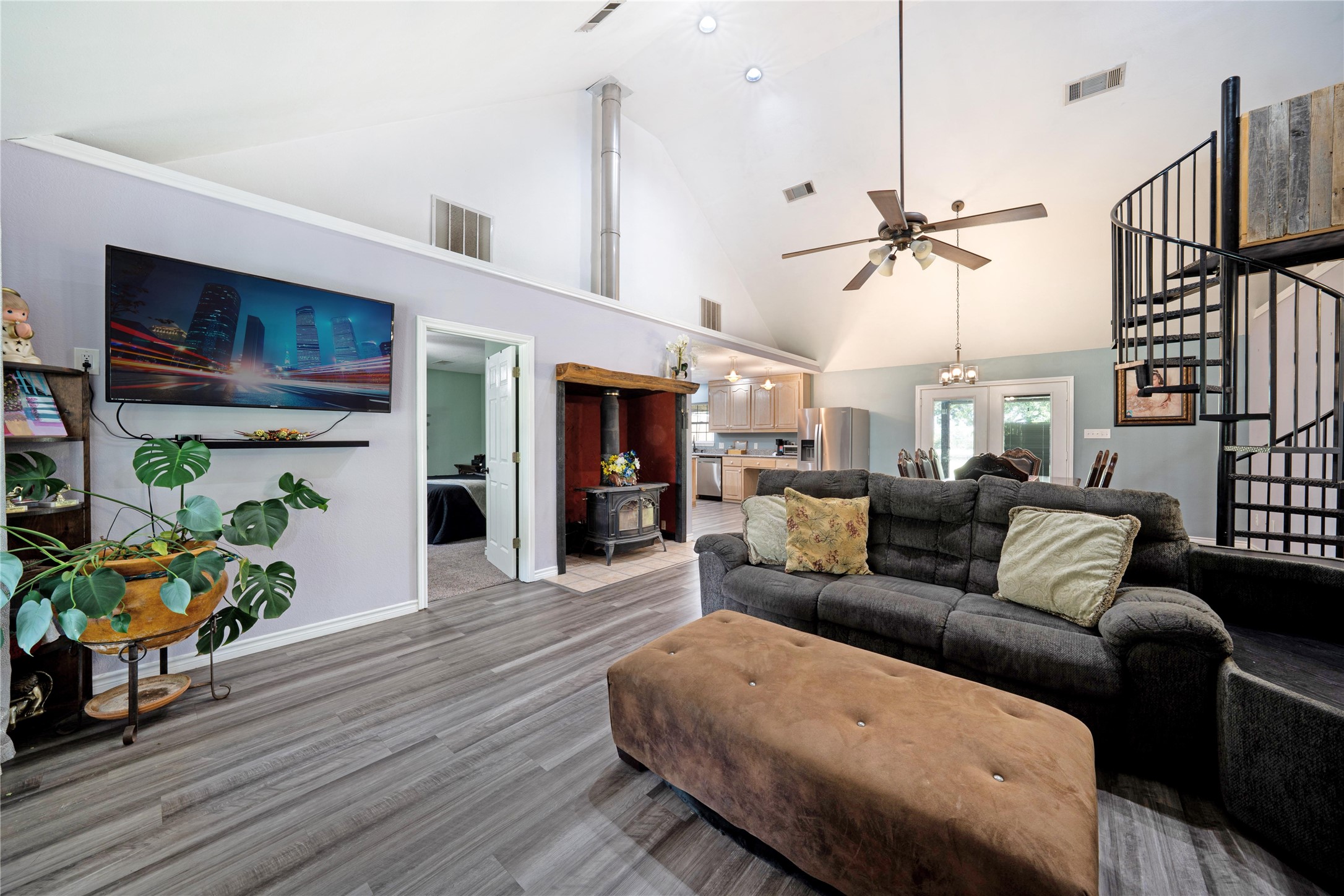 1511 N Walnut Grove Road Midlothian TX 76065