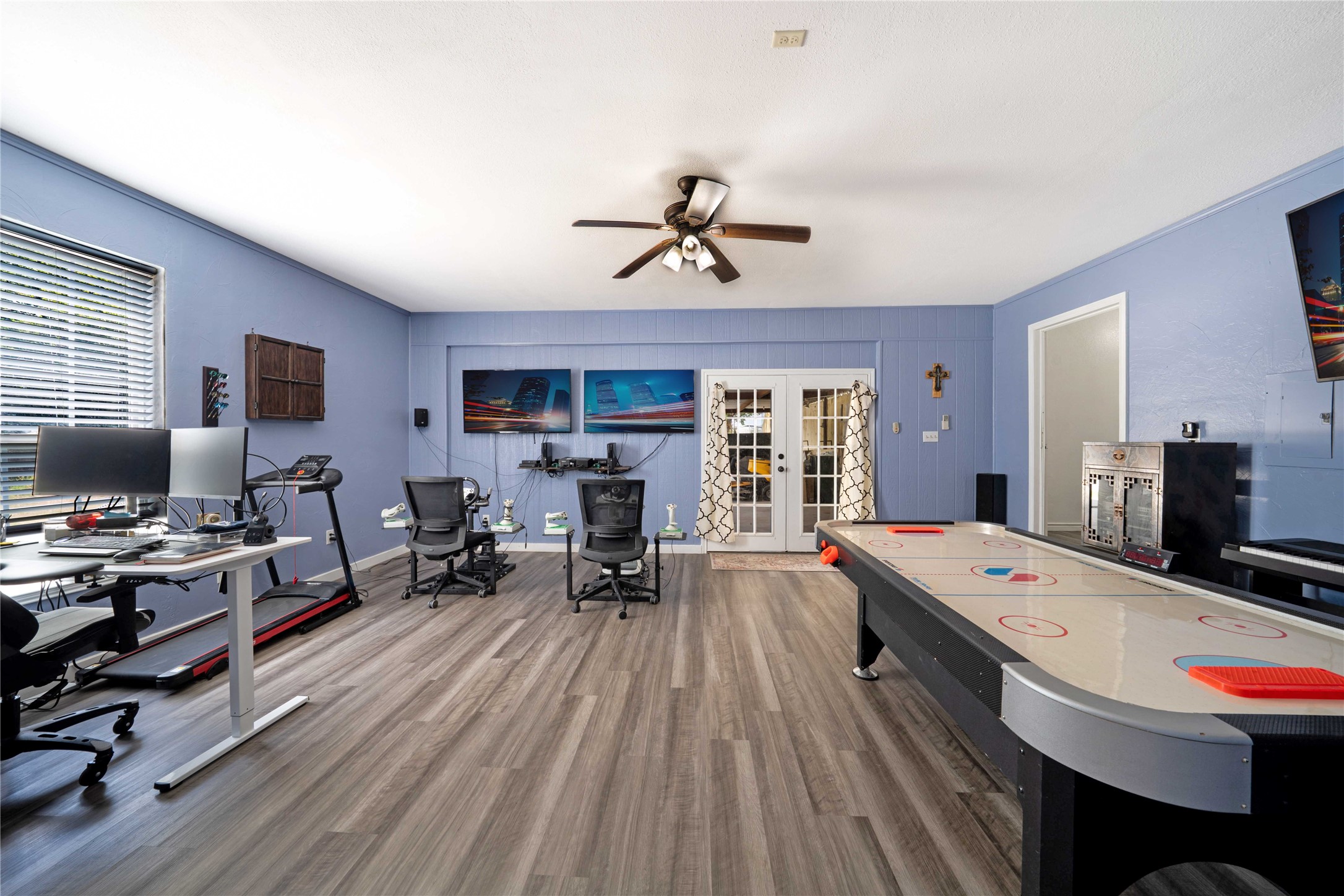 1511 N Walnut Grove Road Midlothian TX 76065