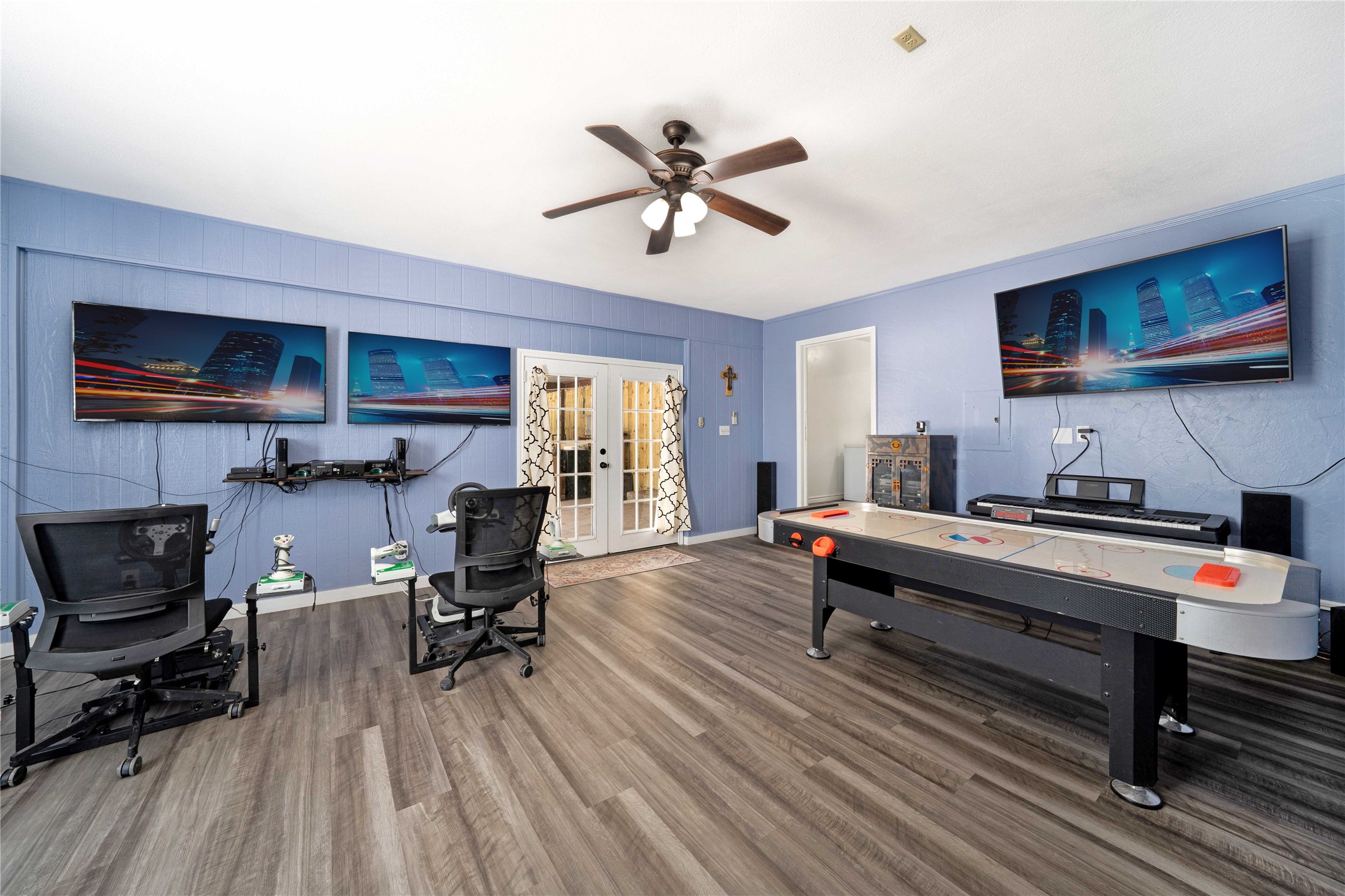 1511 N Walnut Grove Road Midlothian TX 76065