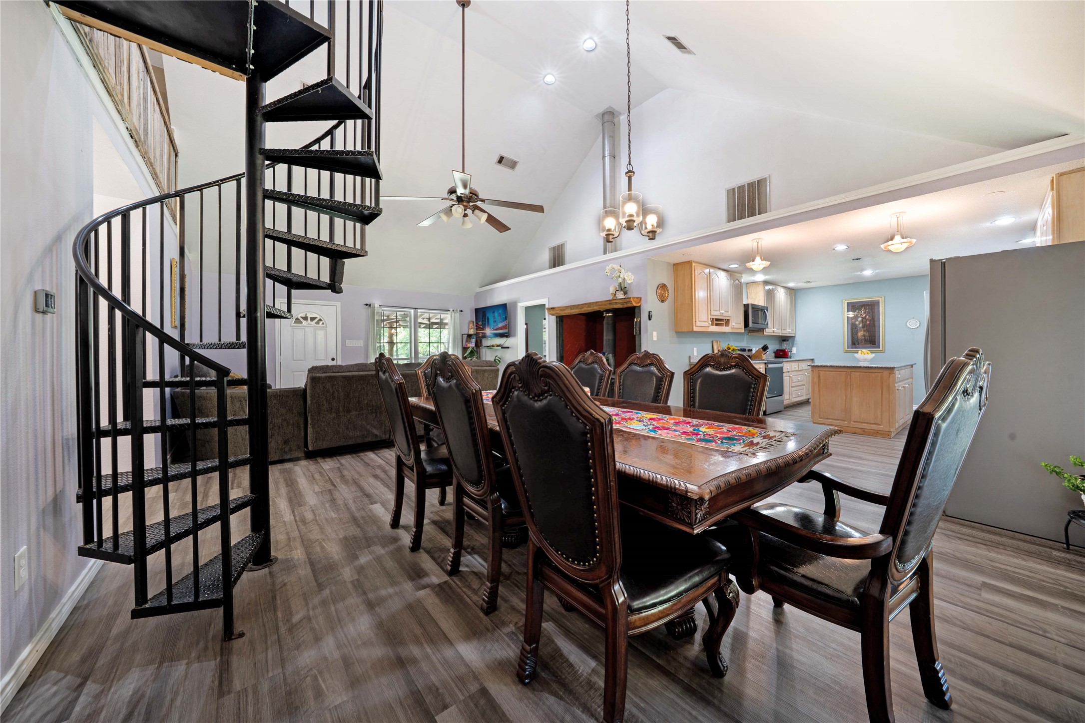 1511 N Walnut Grove Road Midlothian TX 76065